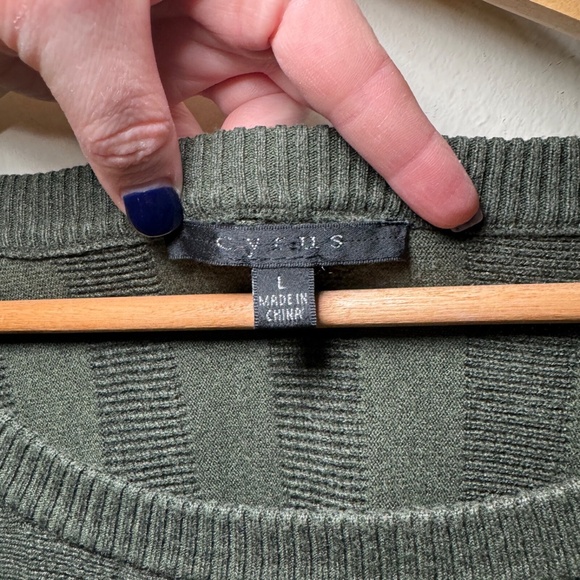 Cyrus Women’s Cable Knit Sweater – Size Large - Picture 2 of 4